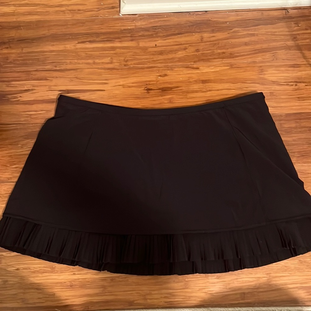 Black lululemon tennis skirt
